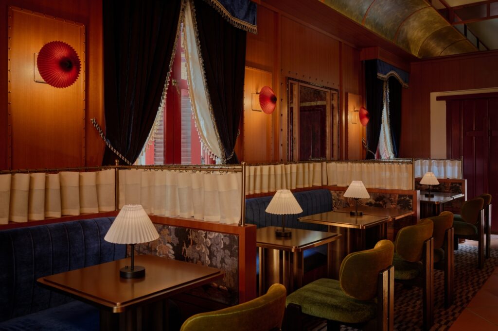 An Intimate Cocktail Bar