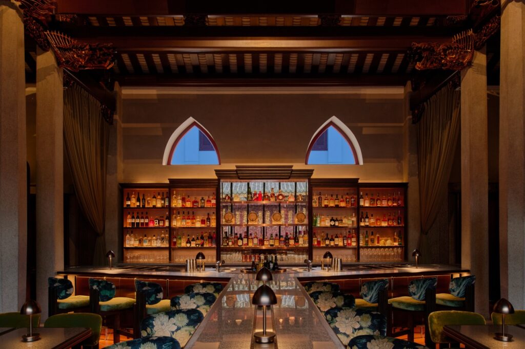 An Intimate Cocktail Bar