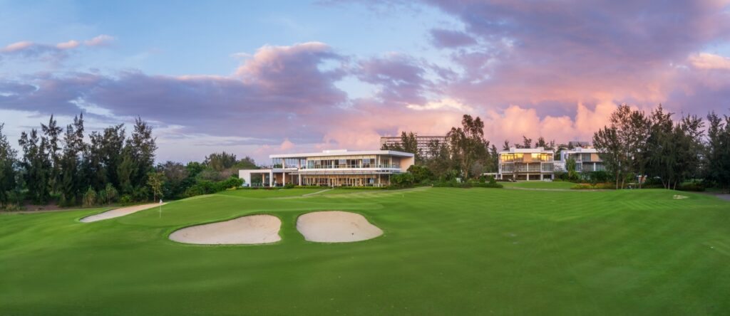 Host Of Seasonal Golf Promotions